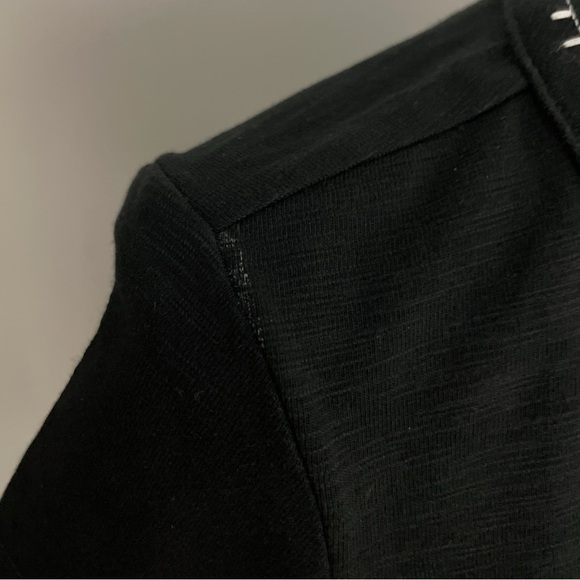 Talbots Short Sleeve Tee Shirt Size Small Black Floral Embroidered Split Neck - Picture 7 of 8